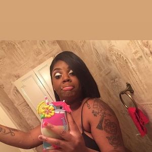 Meet your Posher, Tierra